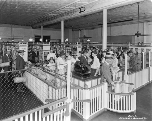 interior picture of first Piggly Wiggly store